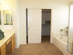 10871 W Alvarado Rd in Avondale, AZ - Building Photo - Building Photo