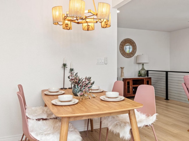 425 N Nevada St in Oceanside, CA - Foto de edificio - Building Photo