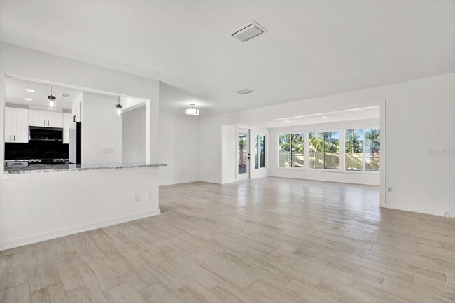 1346 Hill Dr in Largo, FL - Building Photo - Building Photo