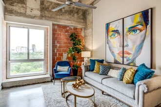 Hermann Park Lofts in Houston, TX - Foto de edificio - Building Photo