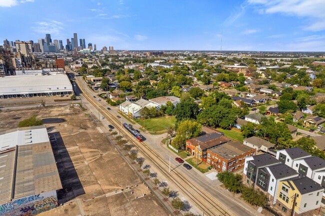 4311 Harrisburg Blvd in Houston, TX - Building Photo - Building Photo