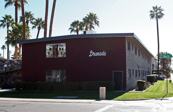 Granada Apartments in Scottsdale, AZ - Foto de edificio - Building Photo