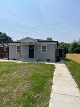 2613 Dundeen St in Charlotte, NC - Building Photo - Building Photo
