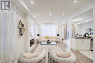 14 Arthur White Ln in Markham, ON - Building Photo - Building Photo