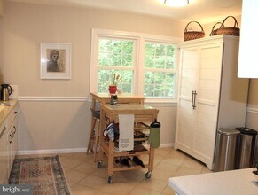 3606 Barkley Dr in Fairfax, VA - Building Photo - Building Photo