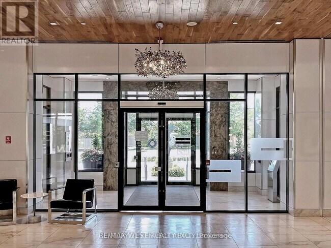 7890 Bathurst St in Vaughan, ON - Building Photo - Building Photo