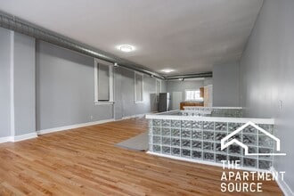 1877 N Milwaukee Ave, Unit 3 in Chicago, IL - Building Photo - Building Photo