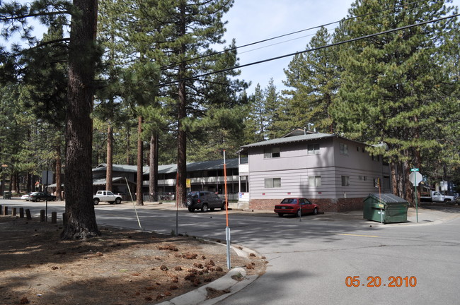 PMJ Apartments in South Lake Tahoe, CA - Building Photo - Building Photo