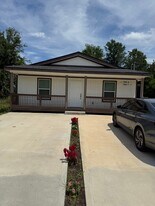 709 E 10th St in Panama City, FL - Building Photo