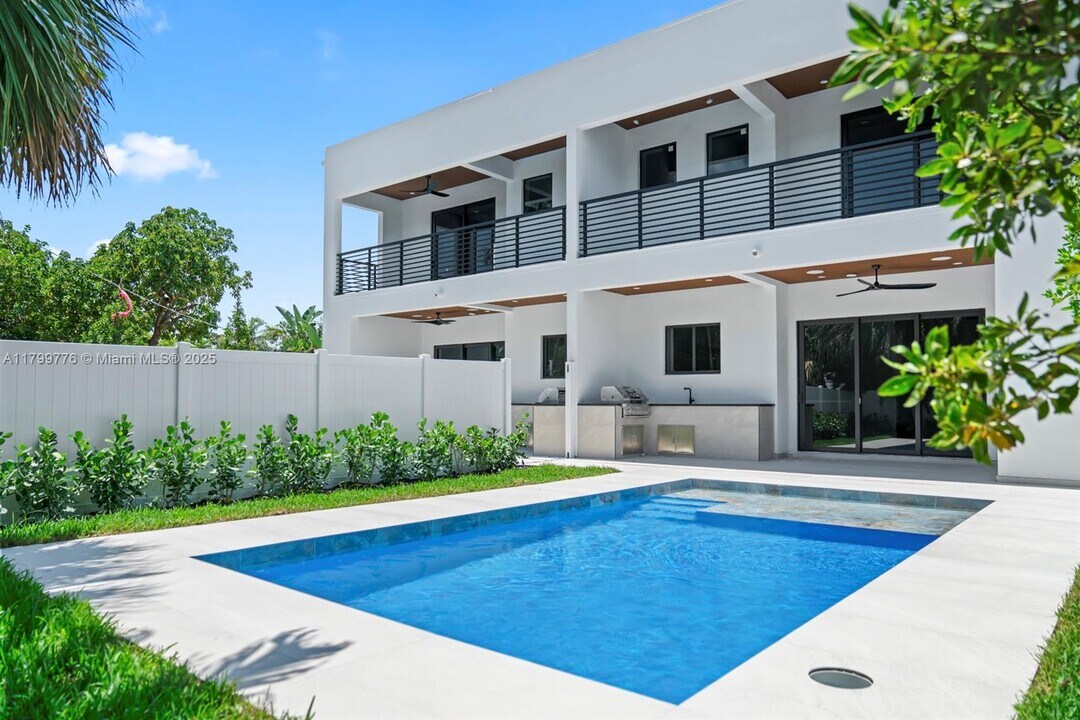 1320 NE 16th Ave in Fort Lauderdale, FL - Building Photo