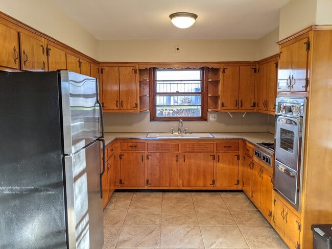 639 Oakdene Ave, Unit 1 in Ridgefield, NJ - Building Photo - Building Photo