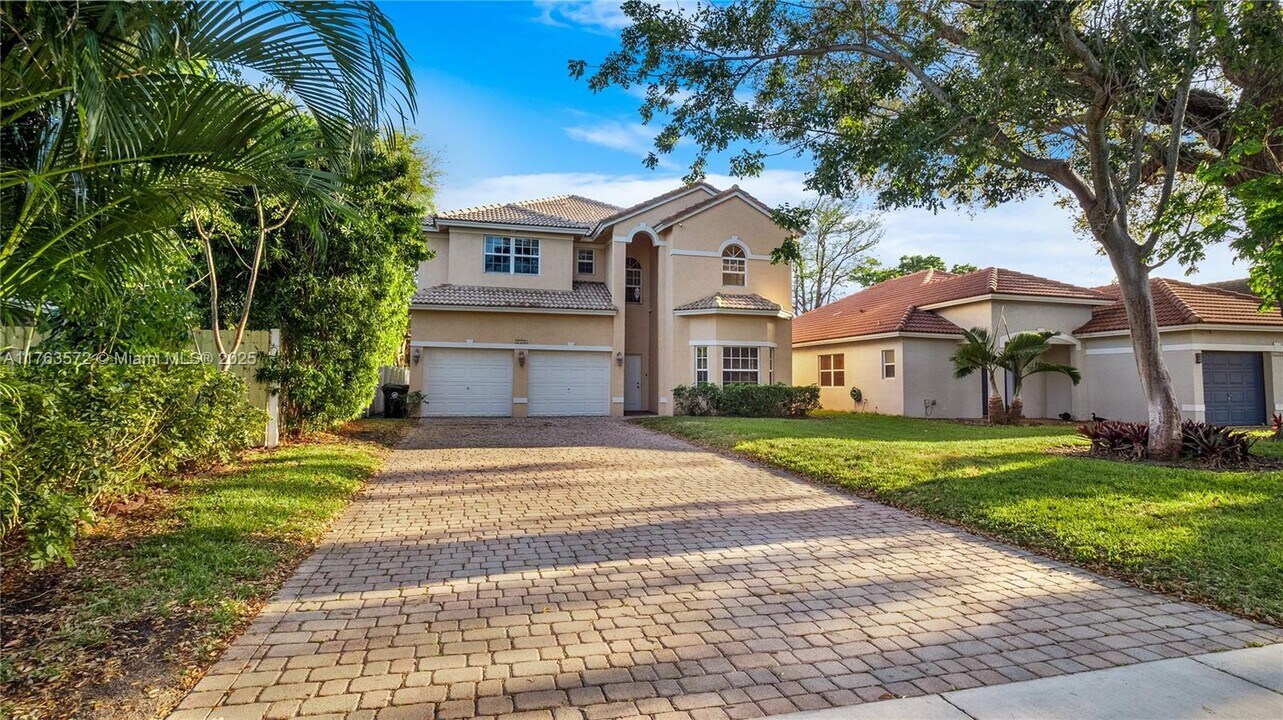 2136 NW 4th St in Fort Lauderdale, FL - Building Photo