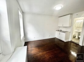 SECOND AVENUE, Unit 5A in New York, NY - Building Photo