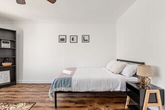 515 Landfair Ave in Los Angeles, CA - Building Photo - Building Photo