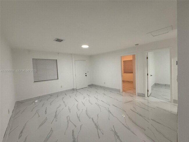 2798 SW 34th Ct in Miami, FL - Building Photo - Building Photo