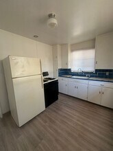 1711 Easy St in Hanford, CA - Building Photo - Building Photo