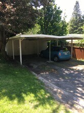 1165 NE Harvey Rd in Pullman, WA - Foto de edificio - Building Photo