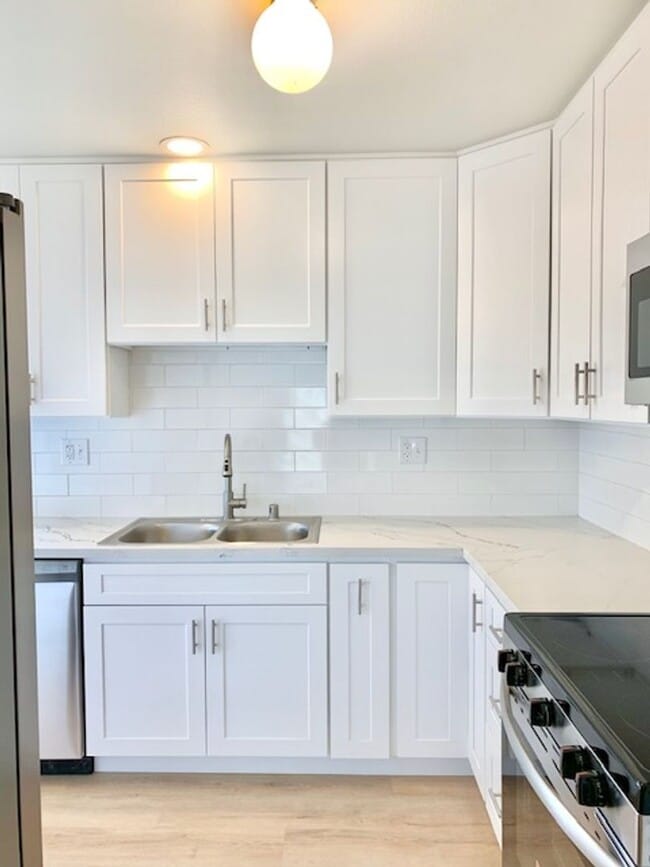 property at 182 W Alta Green