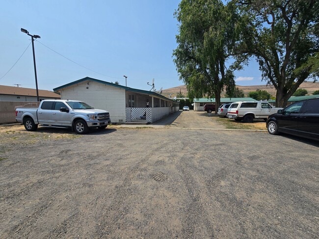 property at 1411 Basin St SW