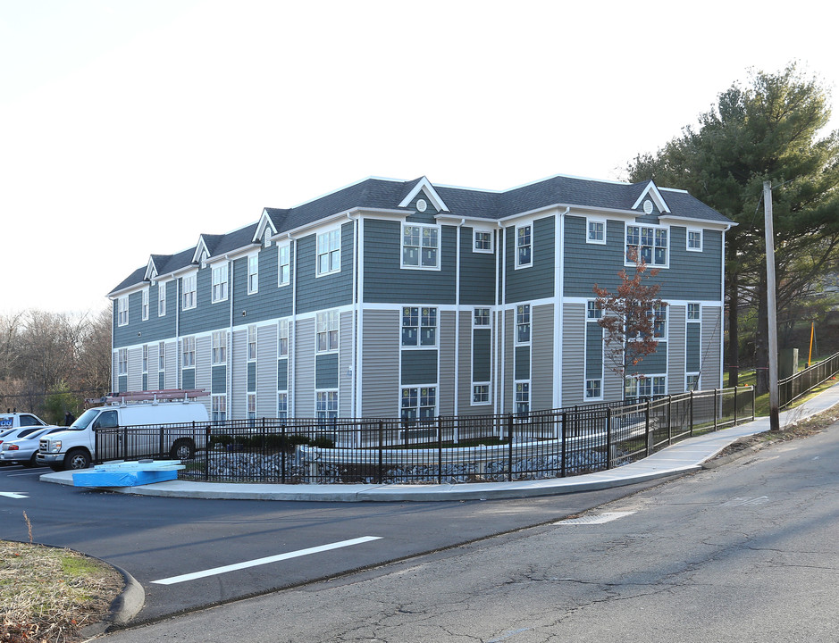 Sanford Commons in Hamden, CT - Building Photo