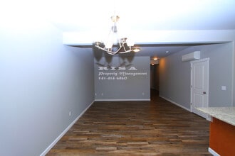 4187 Lancaster Dr NE in Salem, OR - Building Photo - Building Photo