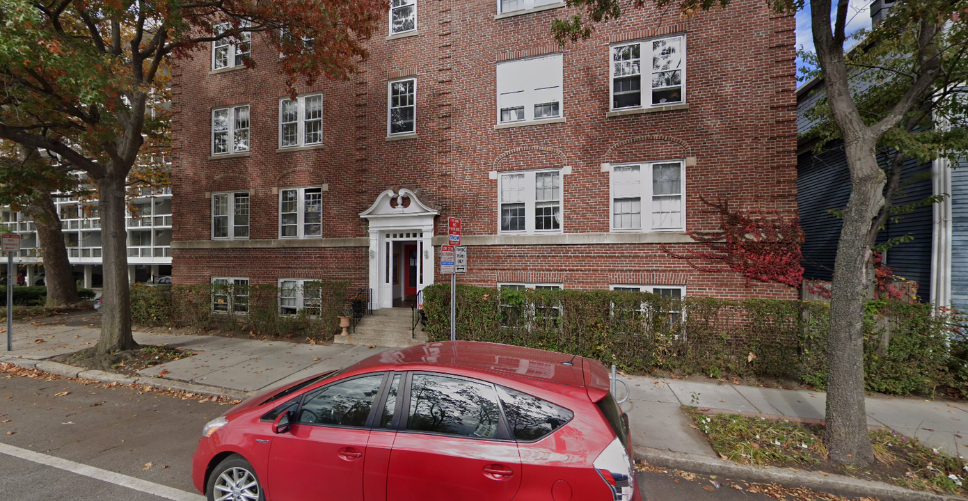 205 Mount Auburn St, Unit 20 in Cambridge, MA - Building Photo