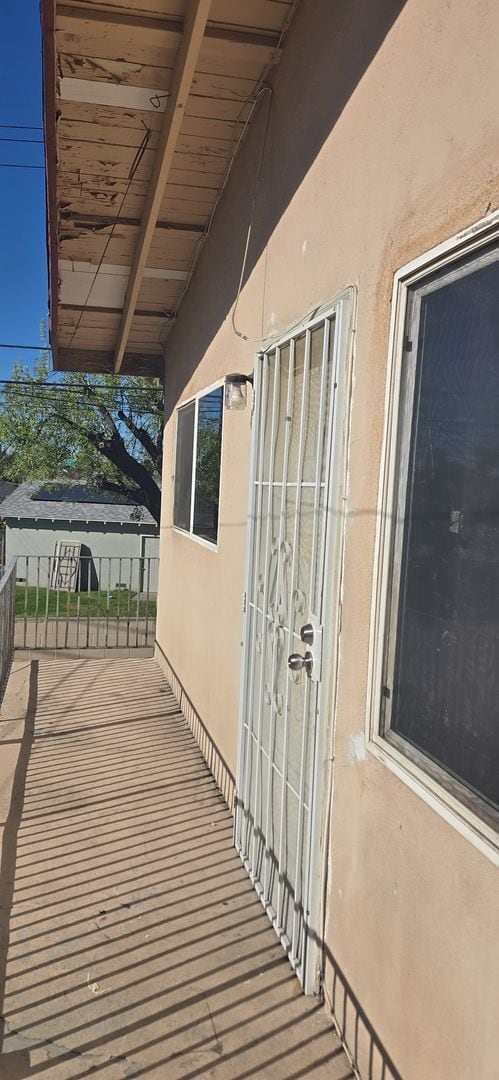 property at 821 N Vineyard Ave