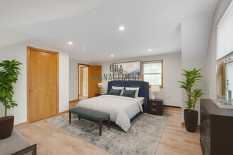 115 Rowe St, Unit 1 in Auburndale, MA - Building Photo - Building Photo