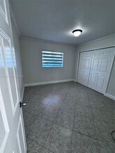 12745 SW 33rd Terrace in Miami, FL - Building Photo - Building Photo