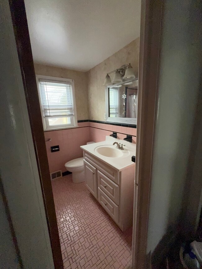 45 N 21st St, Unit 2nd floor in Kenilworth, NJ - Building Photo - Building Photo