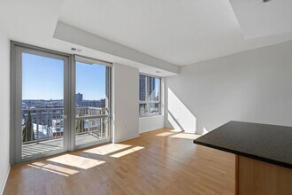 929 Portland Ave in Minneapolis, MN - Building Photo - Building Photo