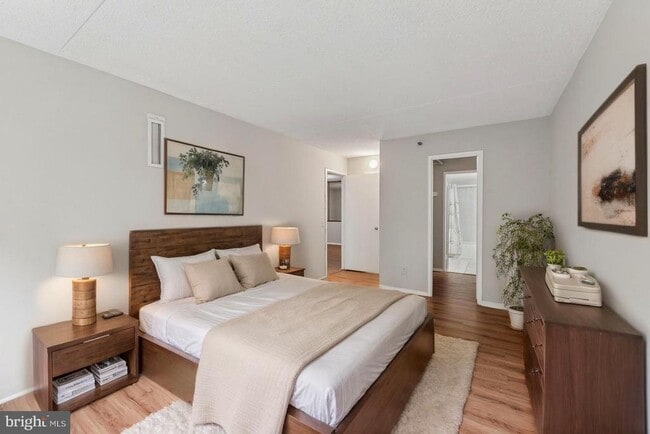 5911 Edsall Rd in Alexandria, VA - Building Photo - Building Photo