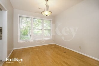 6303 Cardinal Wood Dr in Greensboro, NC - Foto de edificio - Building Photo