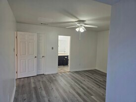 2022 Michel Delving Rd in Baton Rouge, LA - Building Photo