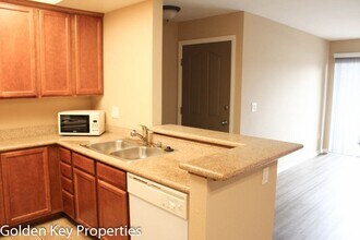 432 Edgehill Ln in Oceanside, CA - Foto de edificio - Building Photo