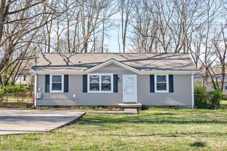 226 Tobacco Rd in Clarksville, TN - Building Photo - Building Photo