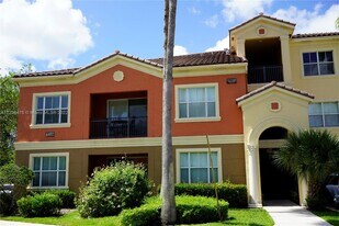 4402 SW 160th Ave, Unit 914 in Miramar, FL - Building Photo