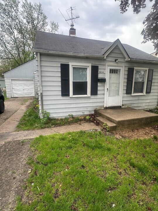 3634 Alvina Ave in Warren, MI - Building Photo