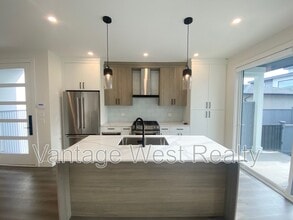 867-867 Morrison Ave in Kelowna, BC - Building Photo - Building Photo