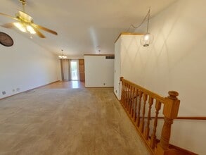 227 W Mallard Dr in Derby, KS - Building Photo - Building Photo