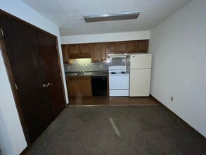 1517 6th Ave in Huntington, WV - Building Photo - Building Photo