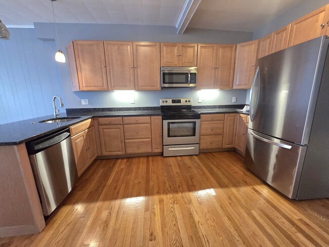 39 Orleans St, Unit 2 in Boston, MA - Building Photo - Building Photo