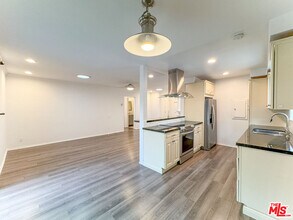 1048 9th St in Santa Monica, CA - Building Photo - Building Photo