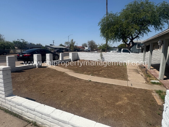 3506 W Roosevelt St in Phoenix, AZ - Building Photo - Building Photo
