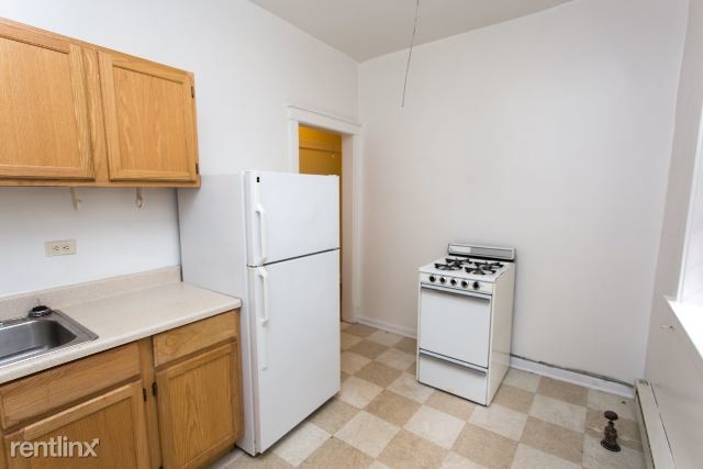 7215 W Barry Ave-Unit -Unit 2A in Chicago, IL - Building Photo - Building Photo