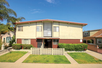 11966 Oxford Ave in Hawthorne, CA - Foto de edificio - Building Photo