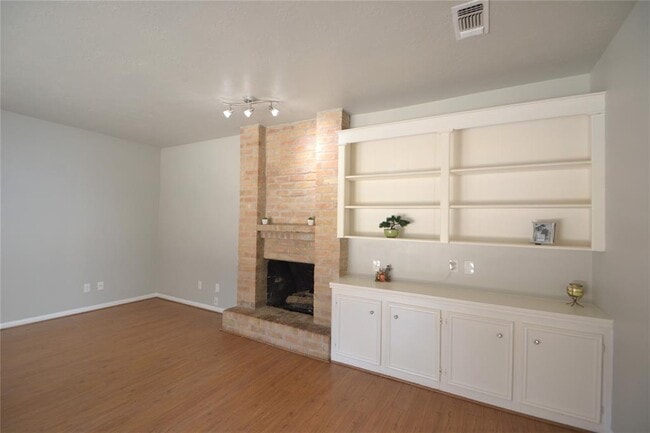 15927 Tumbling Rapids Dr in Houston, TX - Building Photo - Building Photo