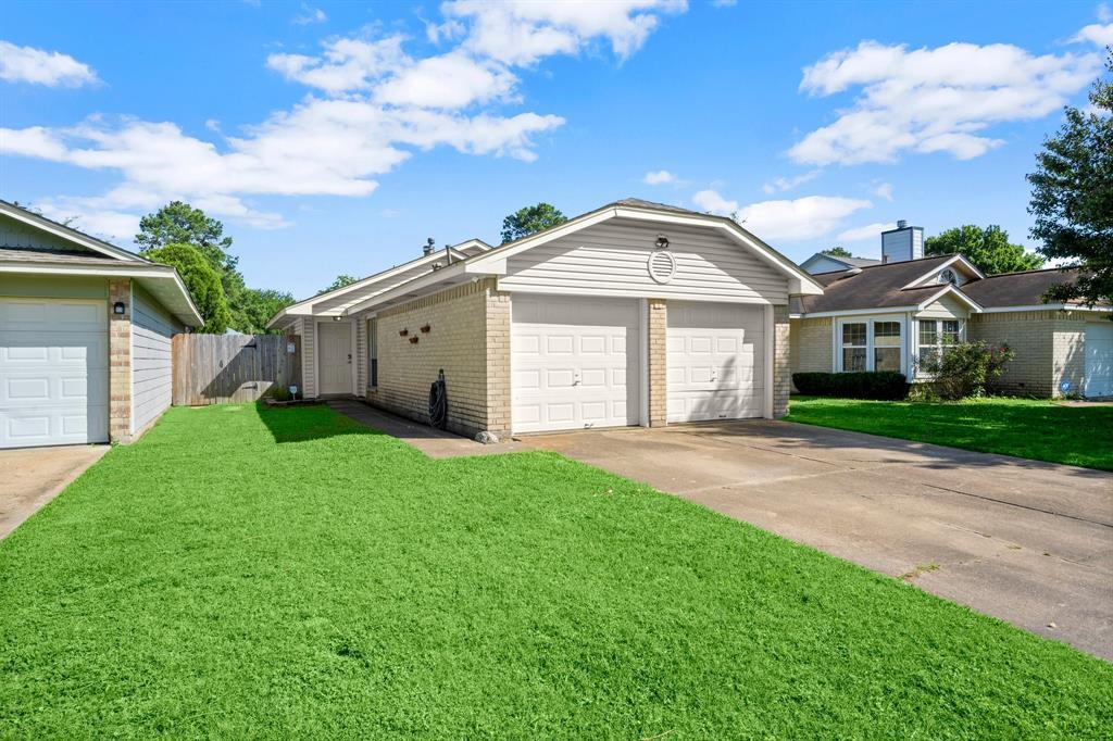 11811 Oakner Dr in Tomball, TX - Building Photo