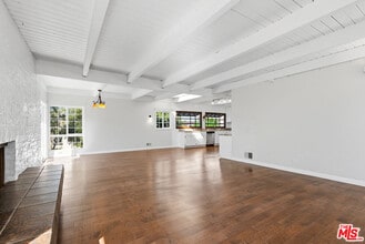 3900 Pacific Ave in Los Angeles, CA - Building Photo - Building Photo