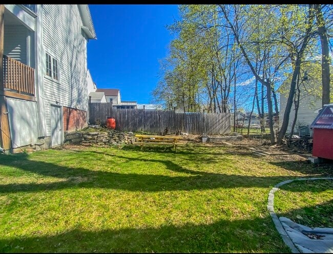 45 S Chestnut St, Unit 3 in Augusta, ME - Building Photo - Building Photo